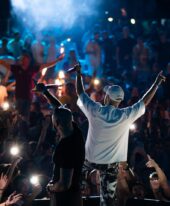 Henny (Miloš Stojković)